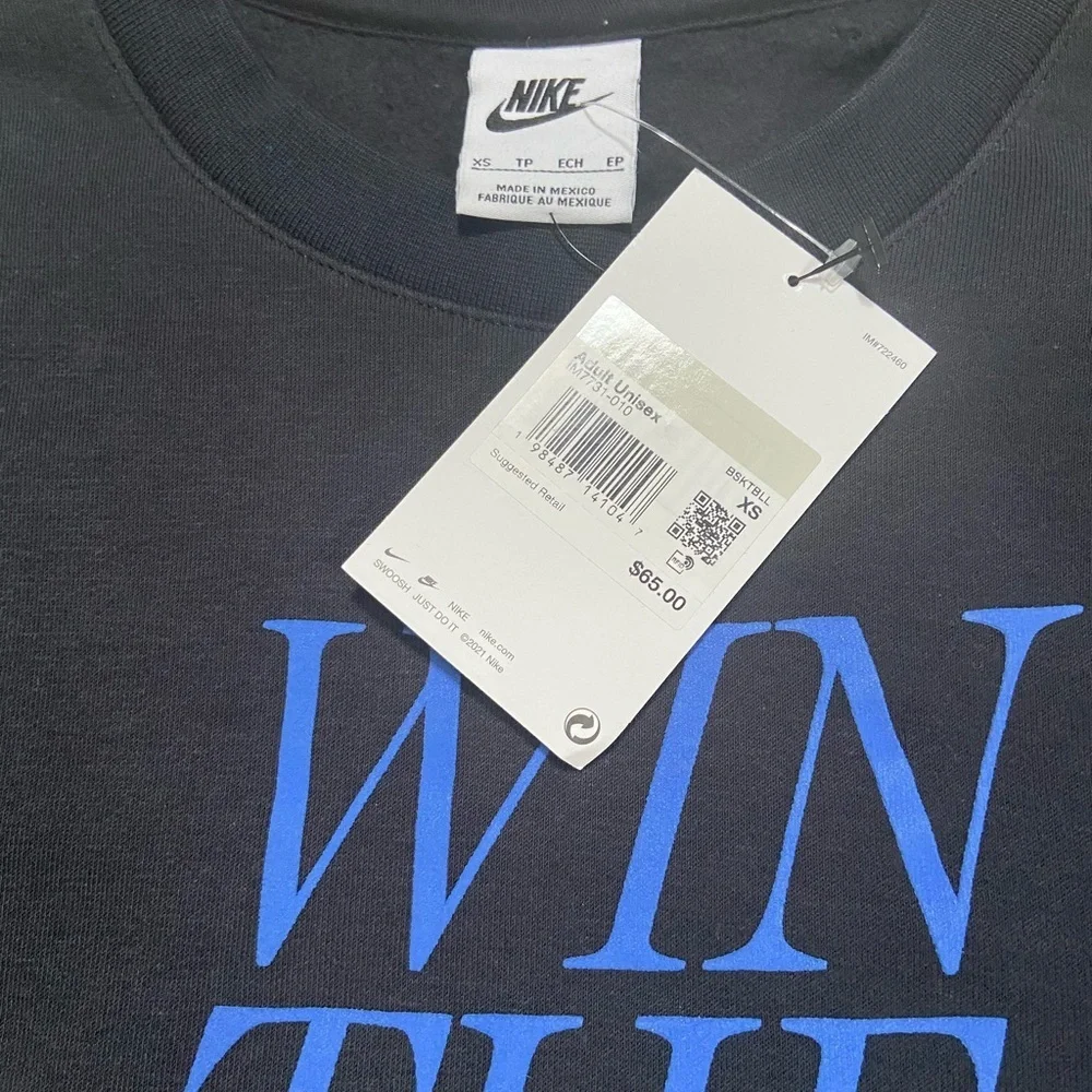 NWT Nike women xsmall could fit youth l/xl  Black Crewneck Sweater with Blue
